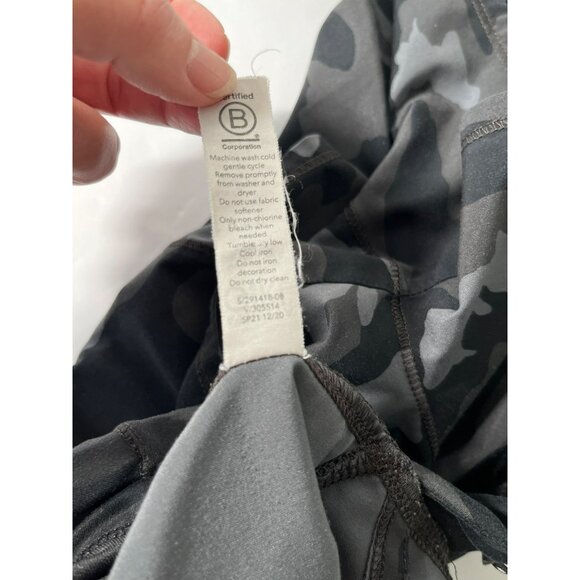 Athleta Girl Shorts Record Breaker 3" Camo Athletic Back Pocket Small 7 - Picture 6 of 6